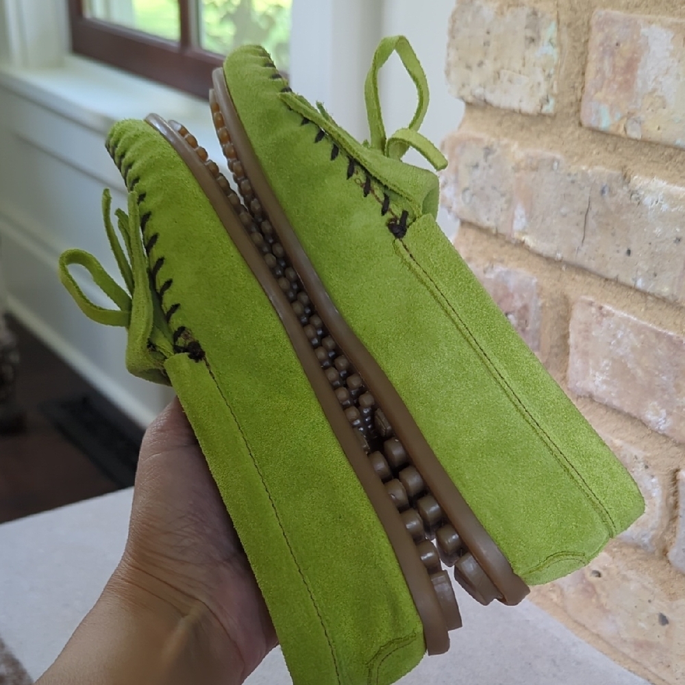 MINNETONKA I NWOT Lime Green Suede Leather Kilty Hardsole Moccasins Shoes, 5 - Picture 8 of 11